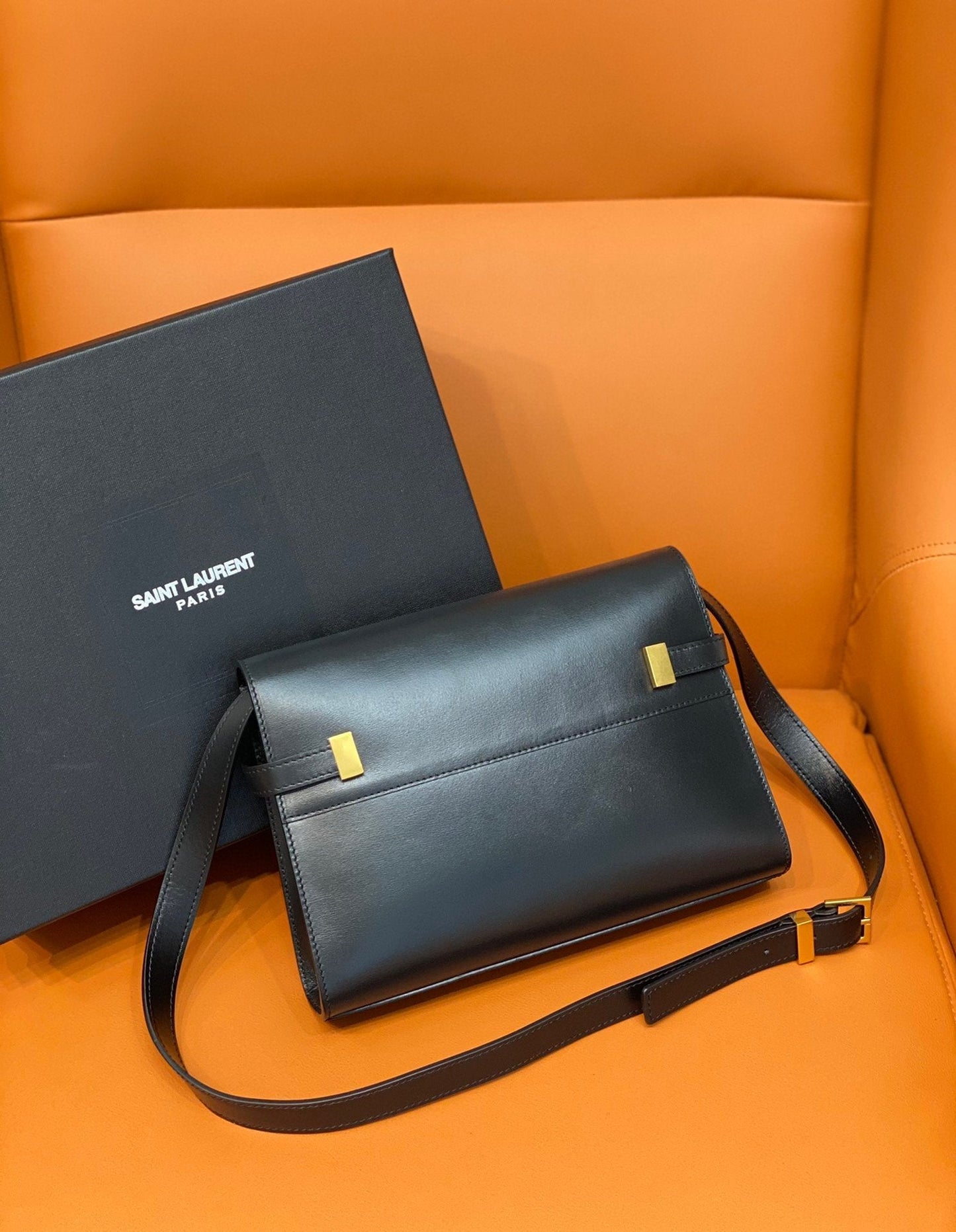 Yves Saint Laurent Manhattan Small Shoulder Bag Black