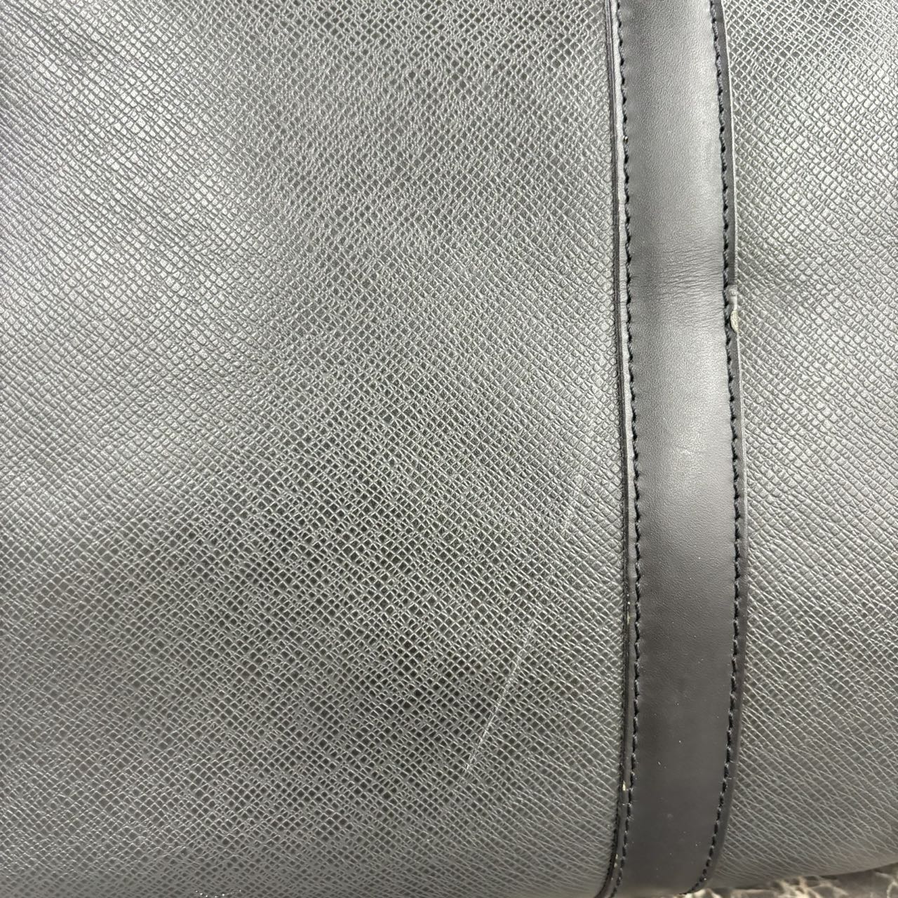 LOUIS VUITTON  Kendall Taiga GM