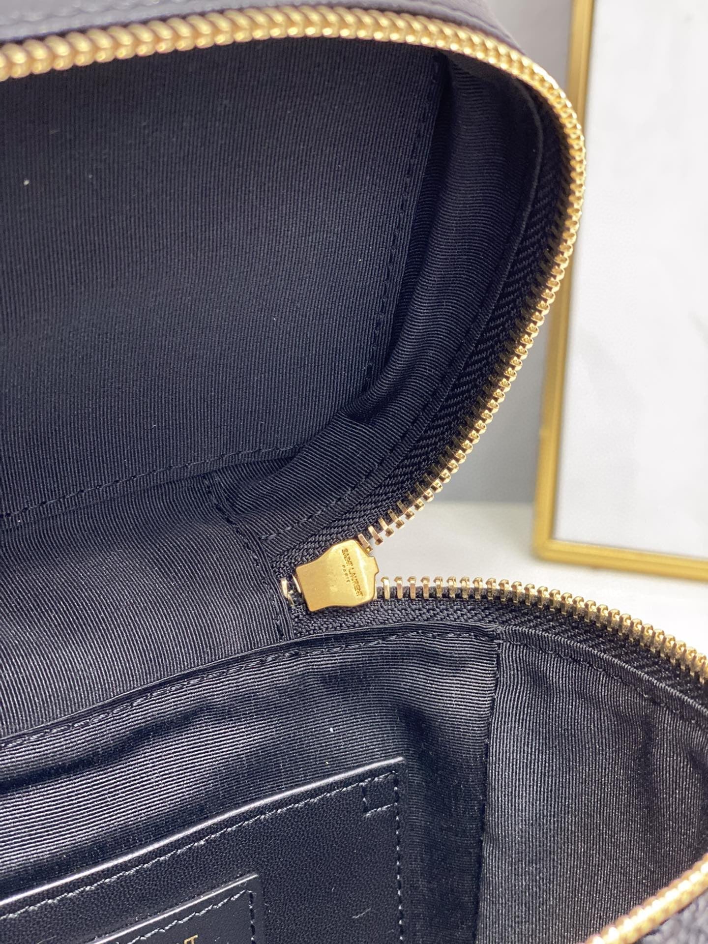 Yves Saint Laurent Vanity Bag In Carr Quilted Grain De Poudre Black
