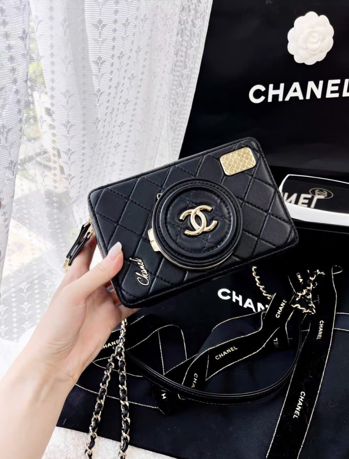 CHANEL 24SS CAMERA BAG Lambskin & Gold-Tone Metal Black