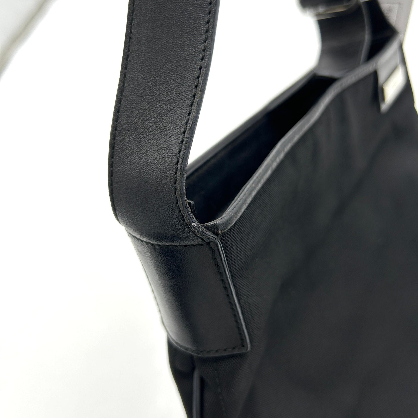 Gucci Nylon Shoulder Bag  - Black Shoulder Bags, Handbags gu3308cc