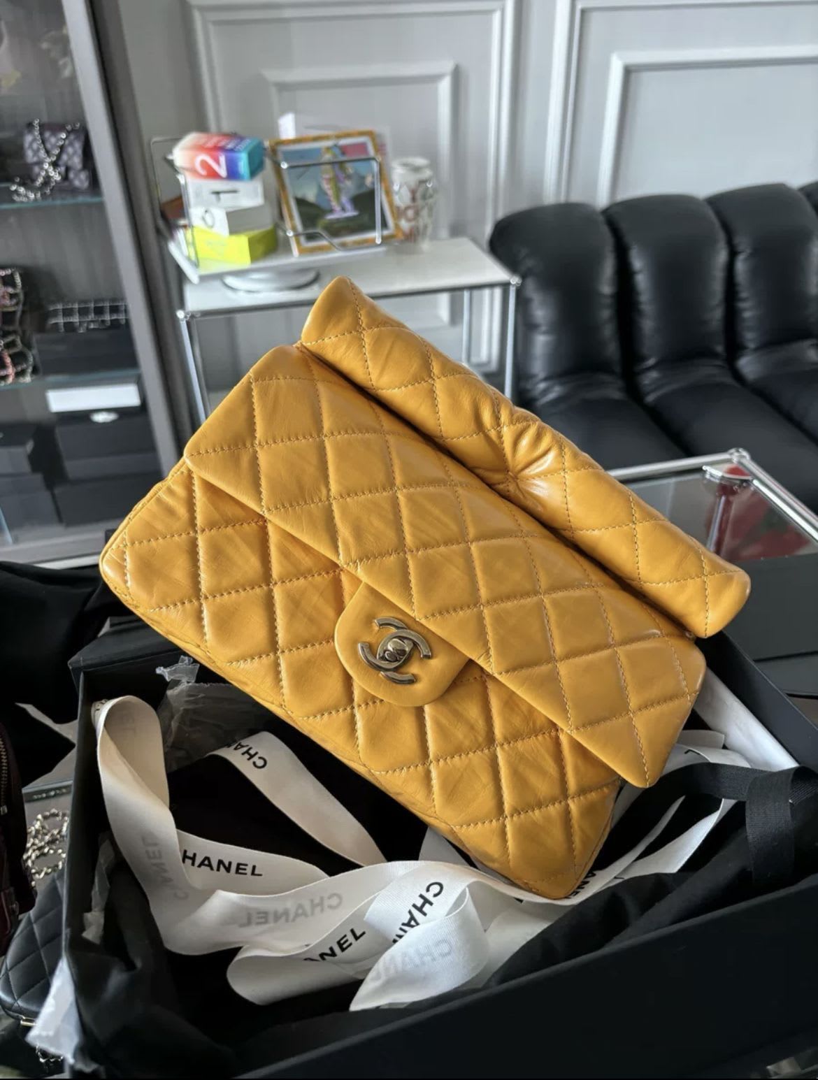 CHANEL 23A CLASSIC FLAP CLUTCH LEATHER LGHW(MICROCHIP)