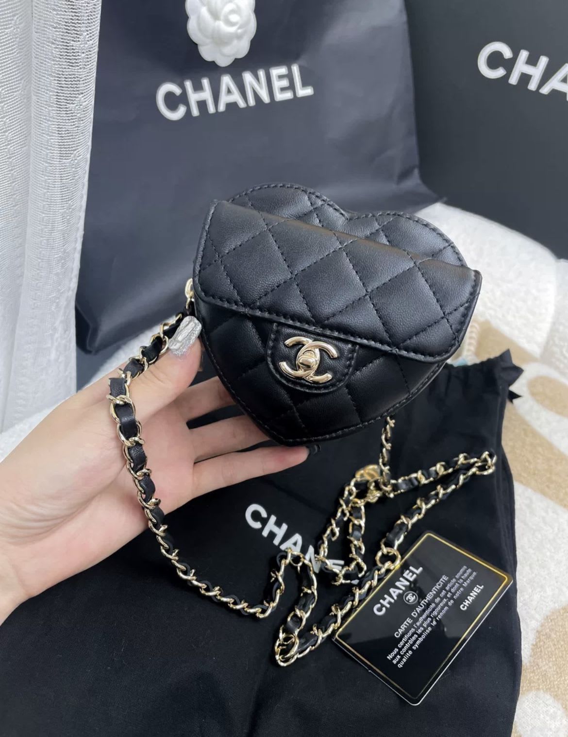 Chanel Heart Clutch with Chain 22S Mini Black Lambskin