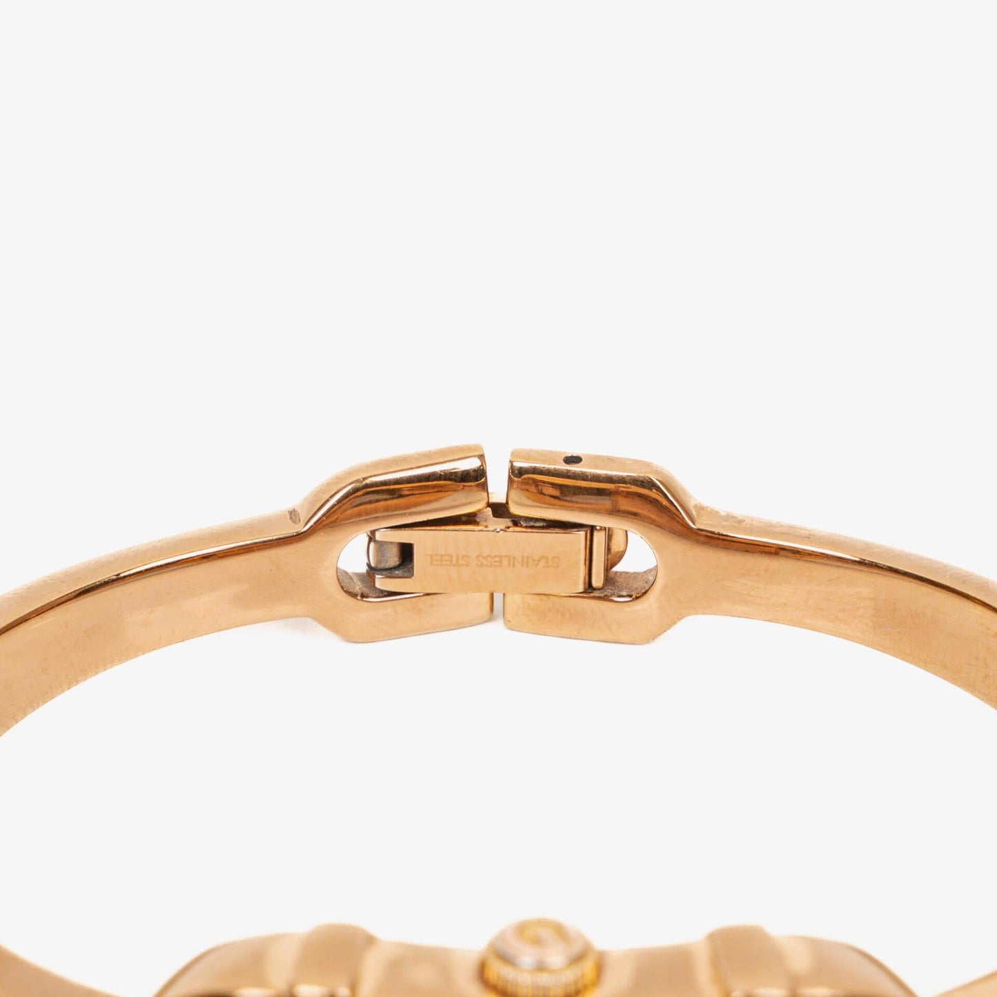 Gucci 6800L GG Dial Bangle Timepiece Gold-Tone Stainless Steel Watch