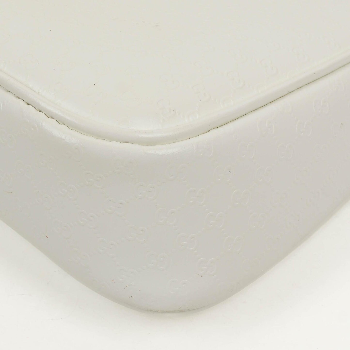Gucci Microguccissima Pochette in White Leather