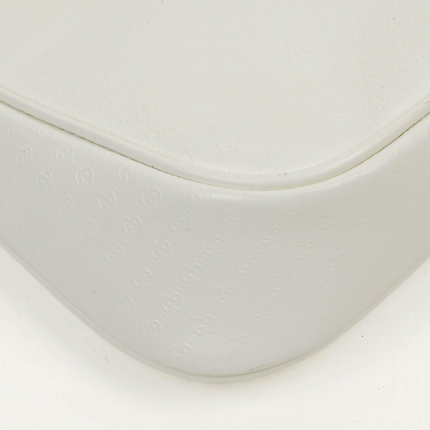 Gucci Microguccissima Pochette in White Leather
