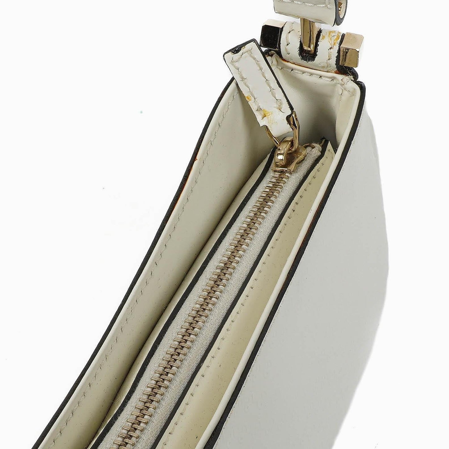 Gucci Microguccissima Pochette in White Leather