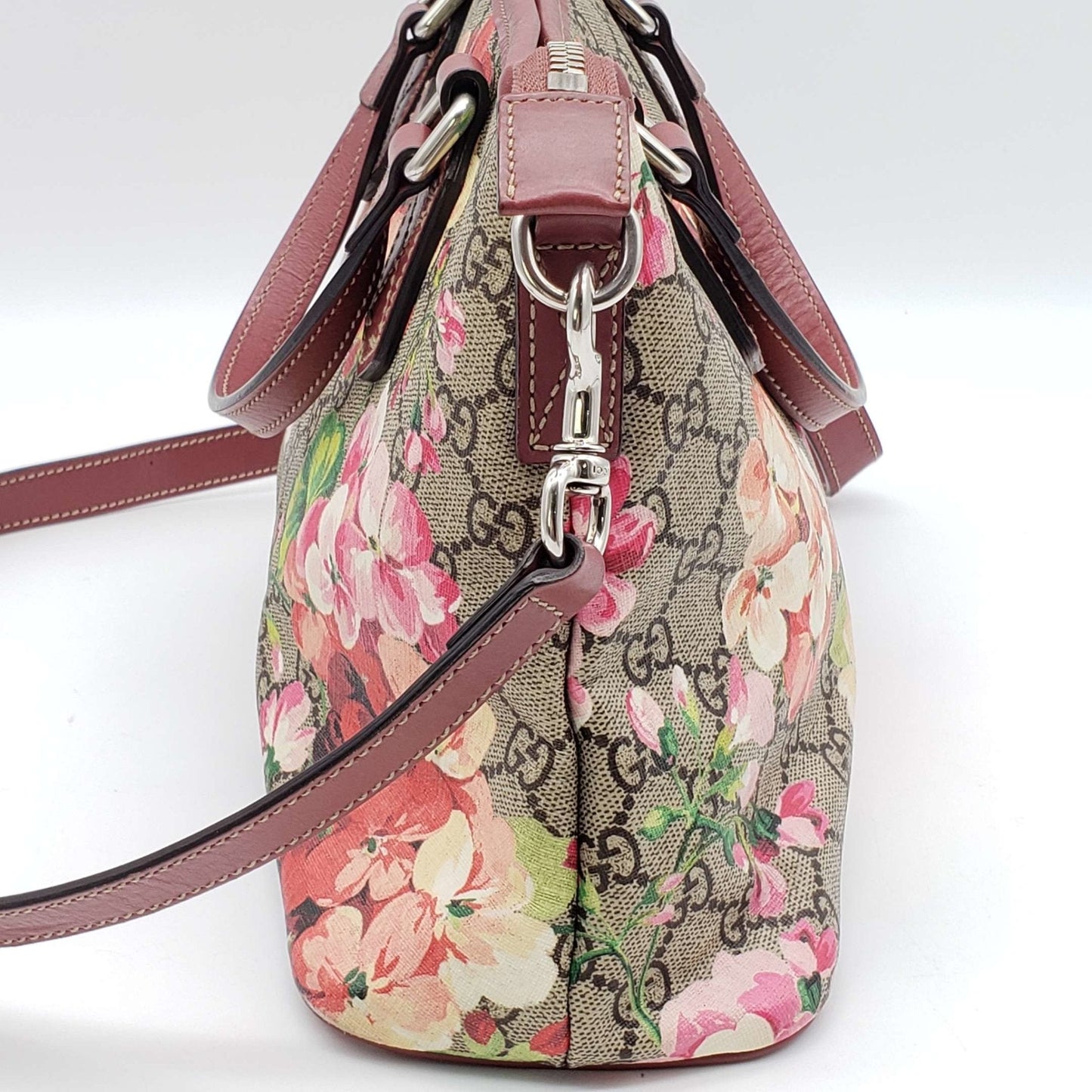 Gucci GG Supreme Pink Shoulder Bag