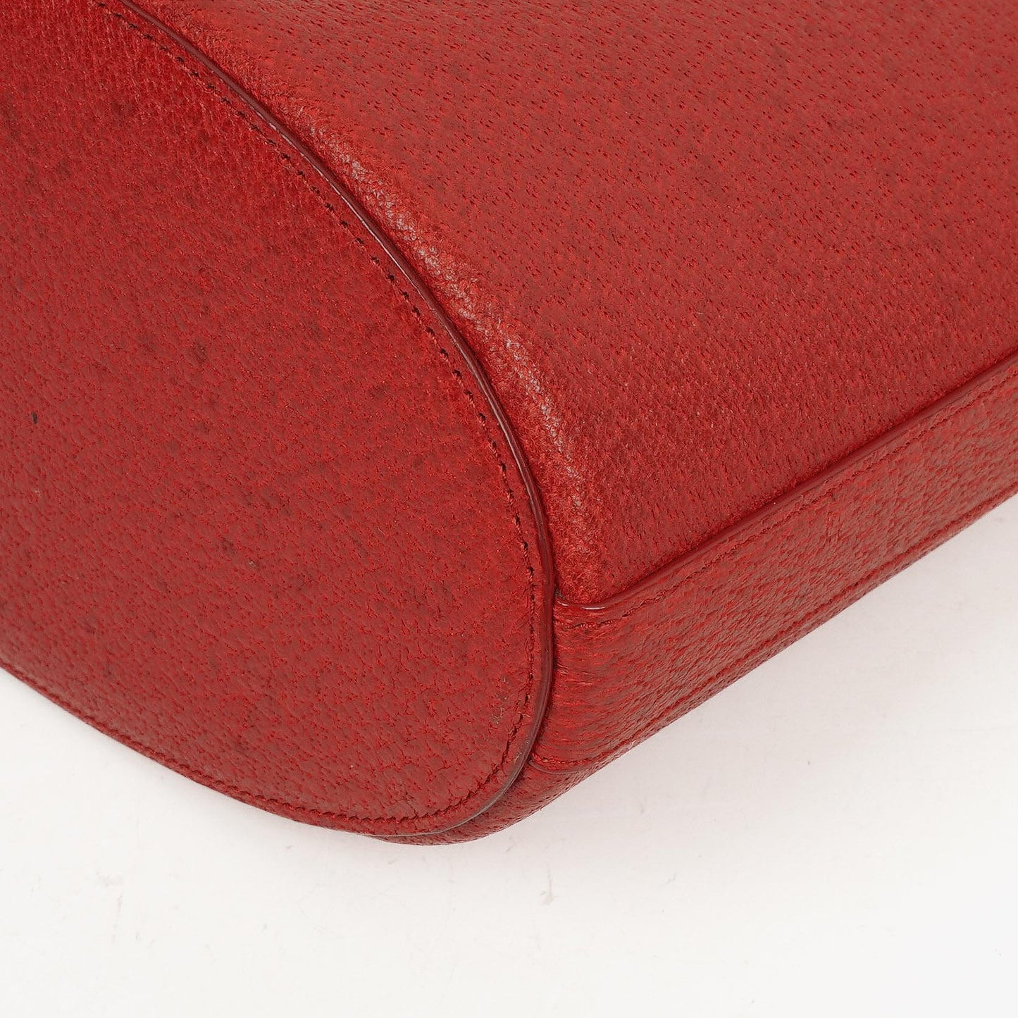 Gucci Vintage Bucket Bag in Red Leather with Pouch