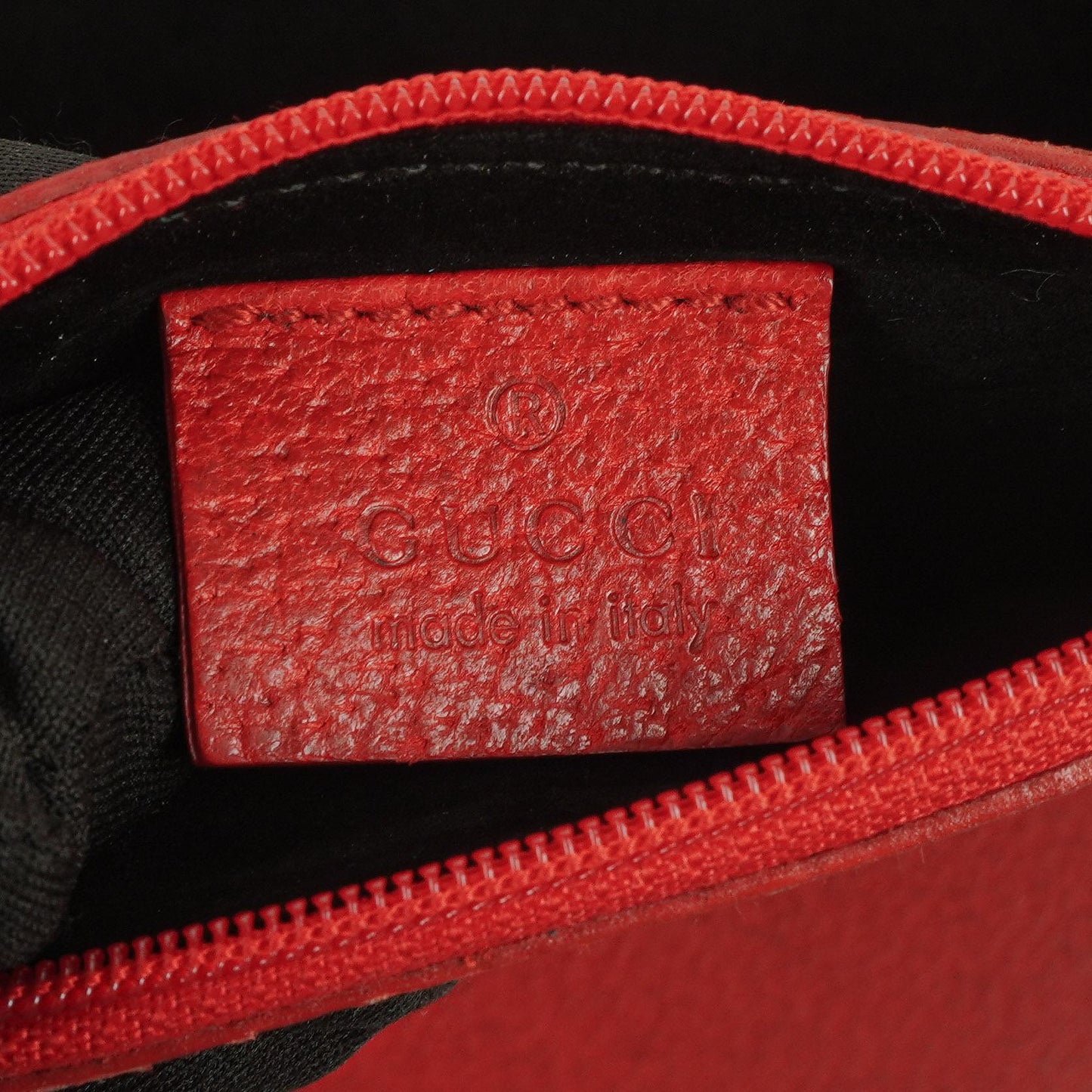 Gucci Vintage Bucket Bag in Red Leather with Pouch