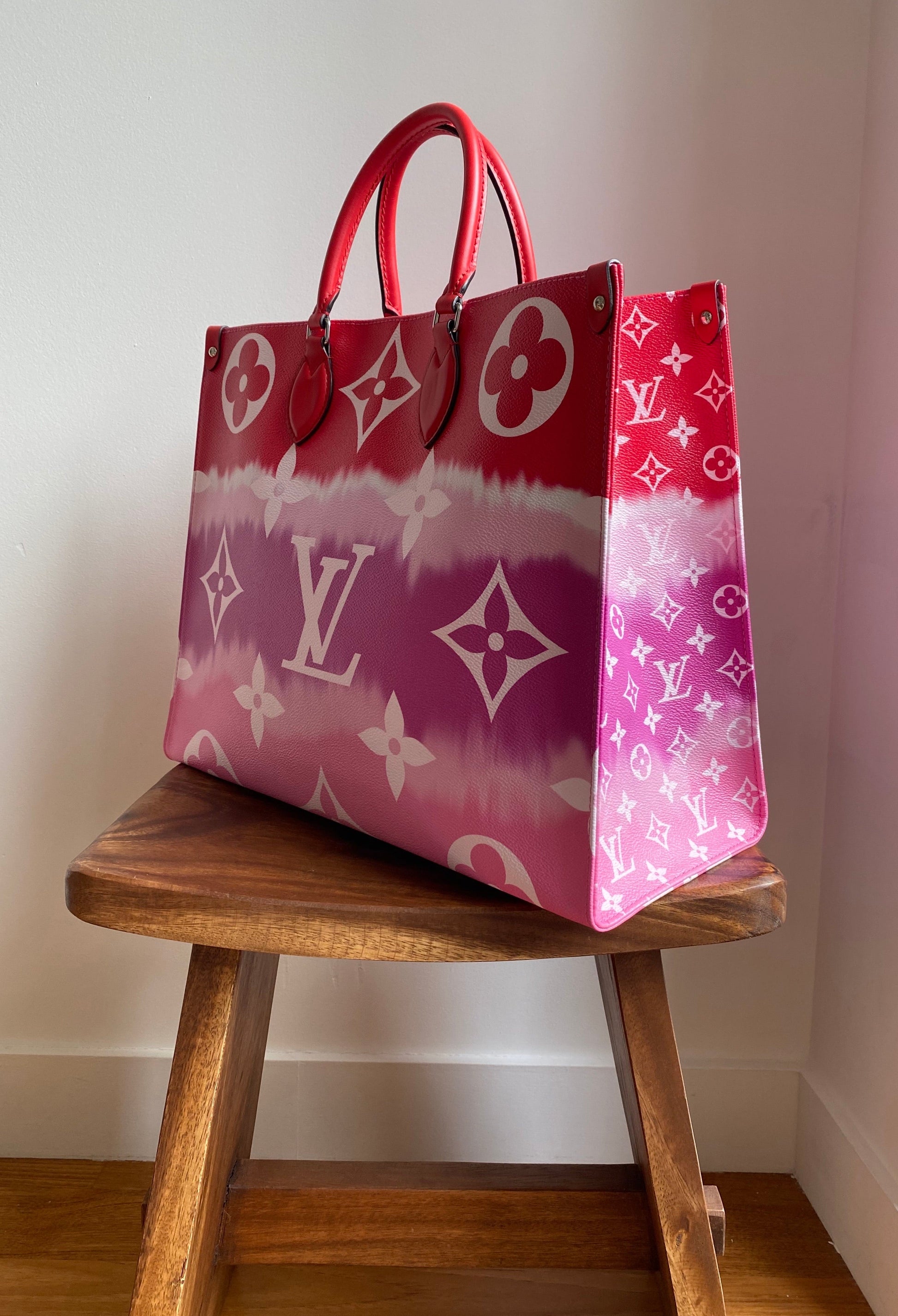 Louis Vuitton Onthego LV Escale Rouge Tote