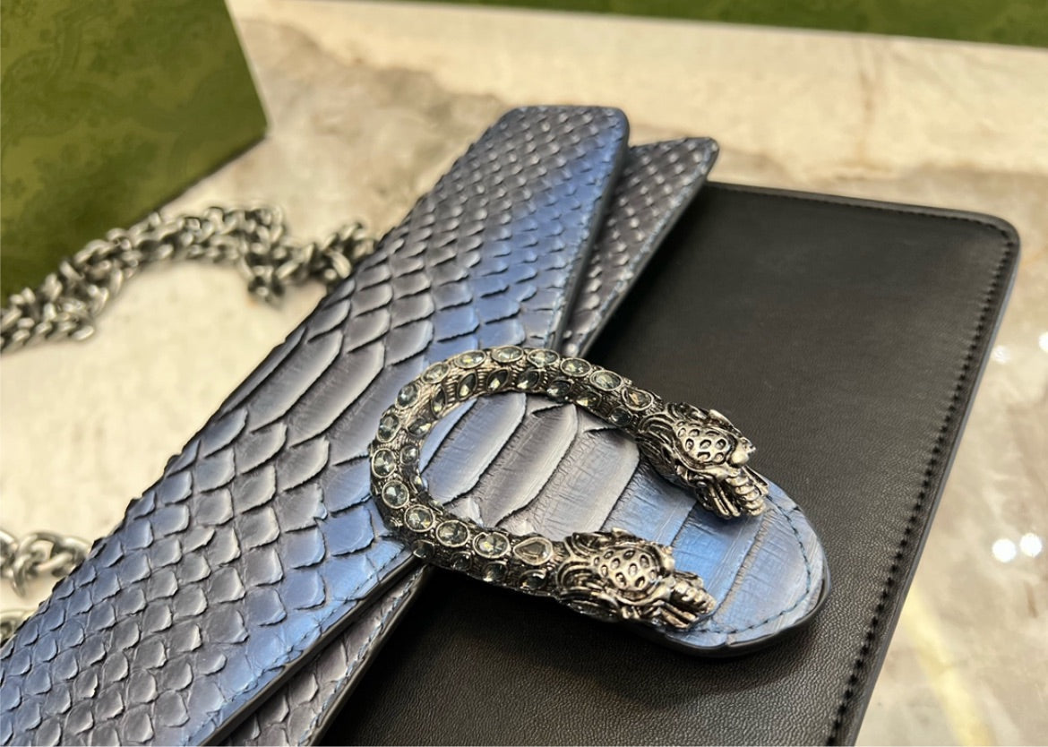 Gucci Woman Shoulder Bag Style 13