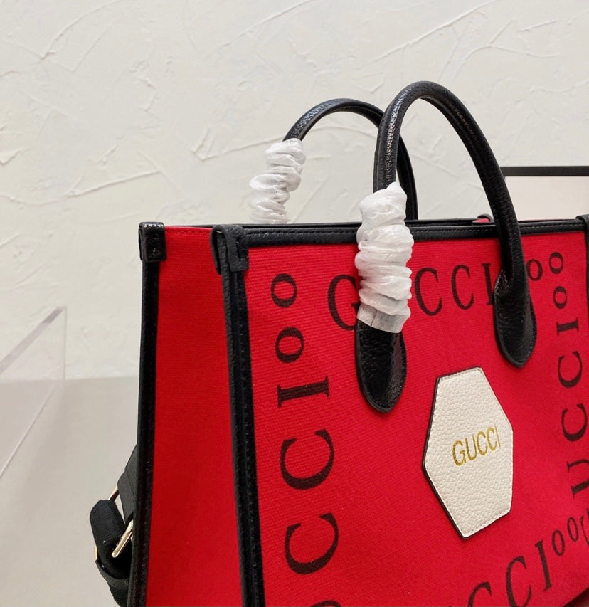 Gucci Woman Shoulder Bag Style 10