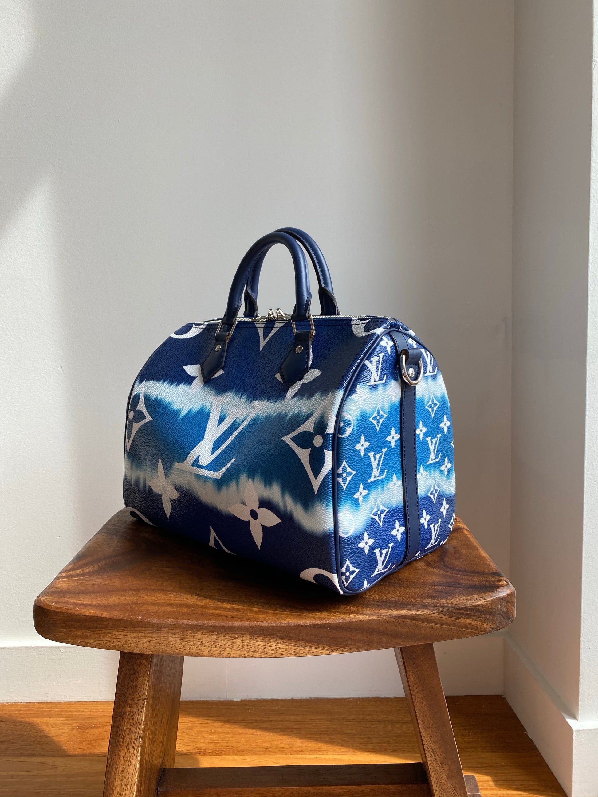Louis Vuitton | Escale Bandoulière 30 Tie-Dye Crossbody
