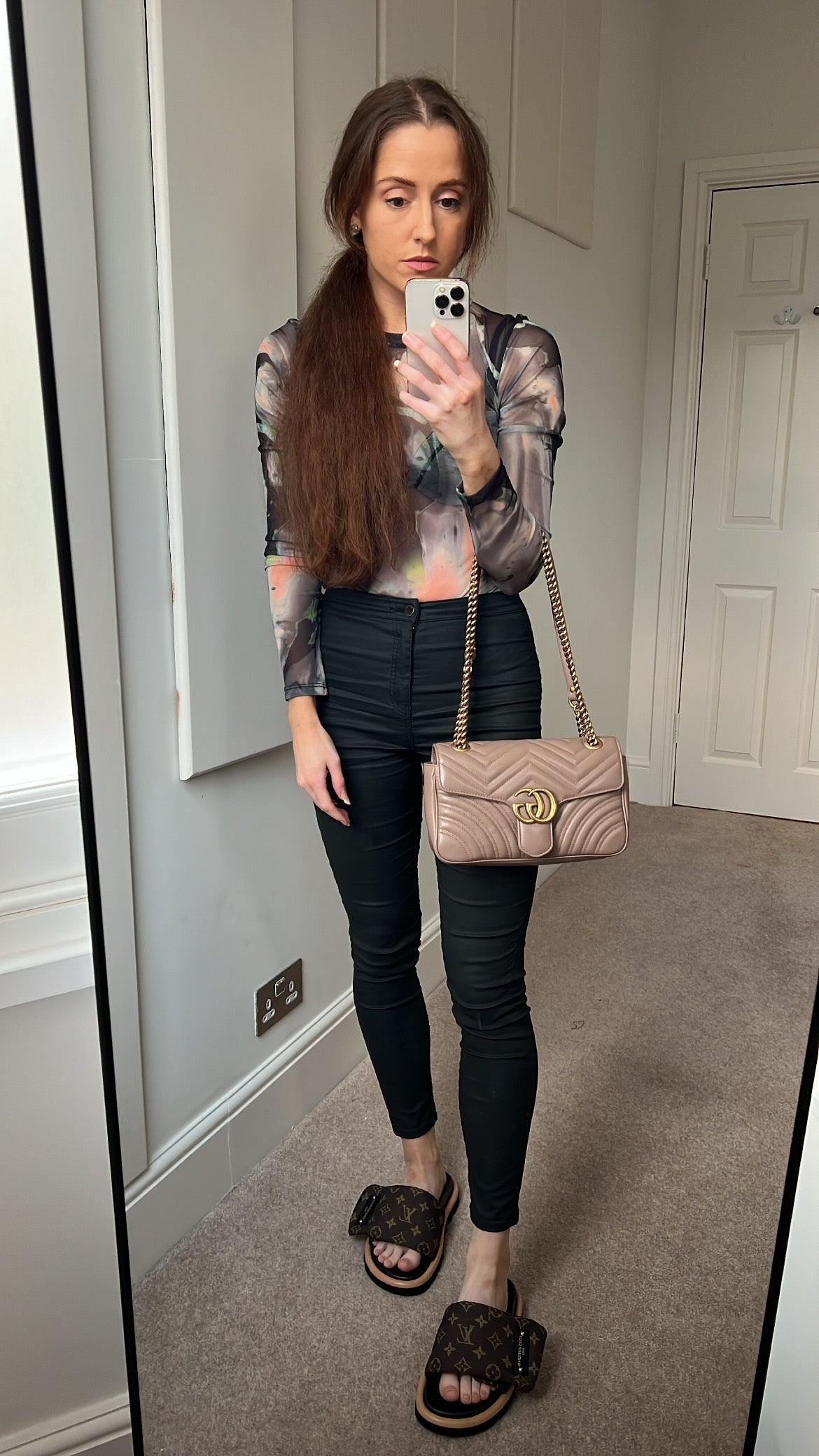 Gucci Chain Leather Shoulder Bag