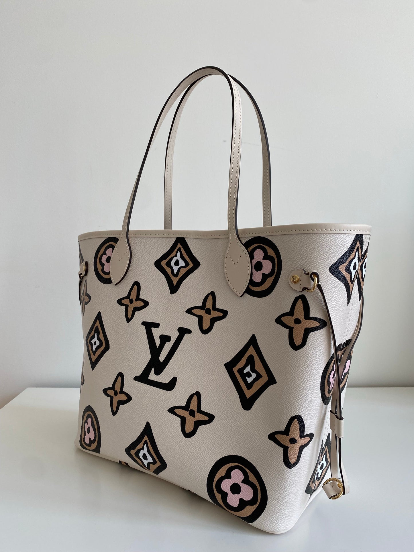 Louis Vuitton Neverfull MM Tote