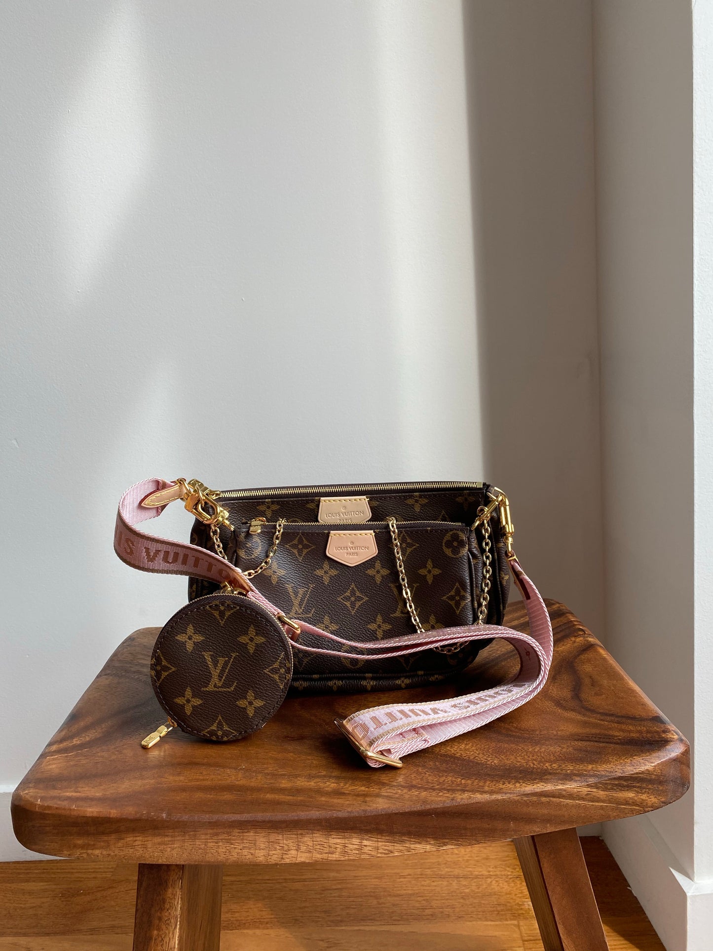 Louis Vuitton MULTI POCHETTE ACCESSOIRES Crossbody