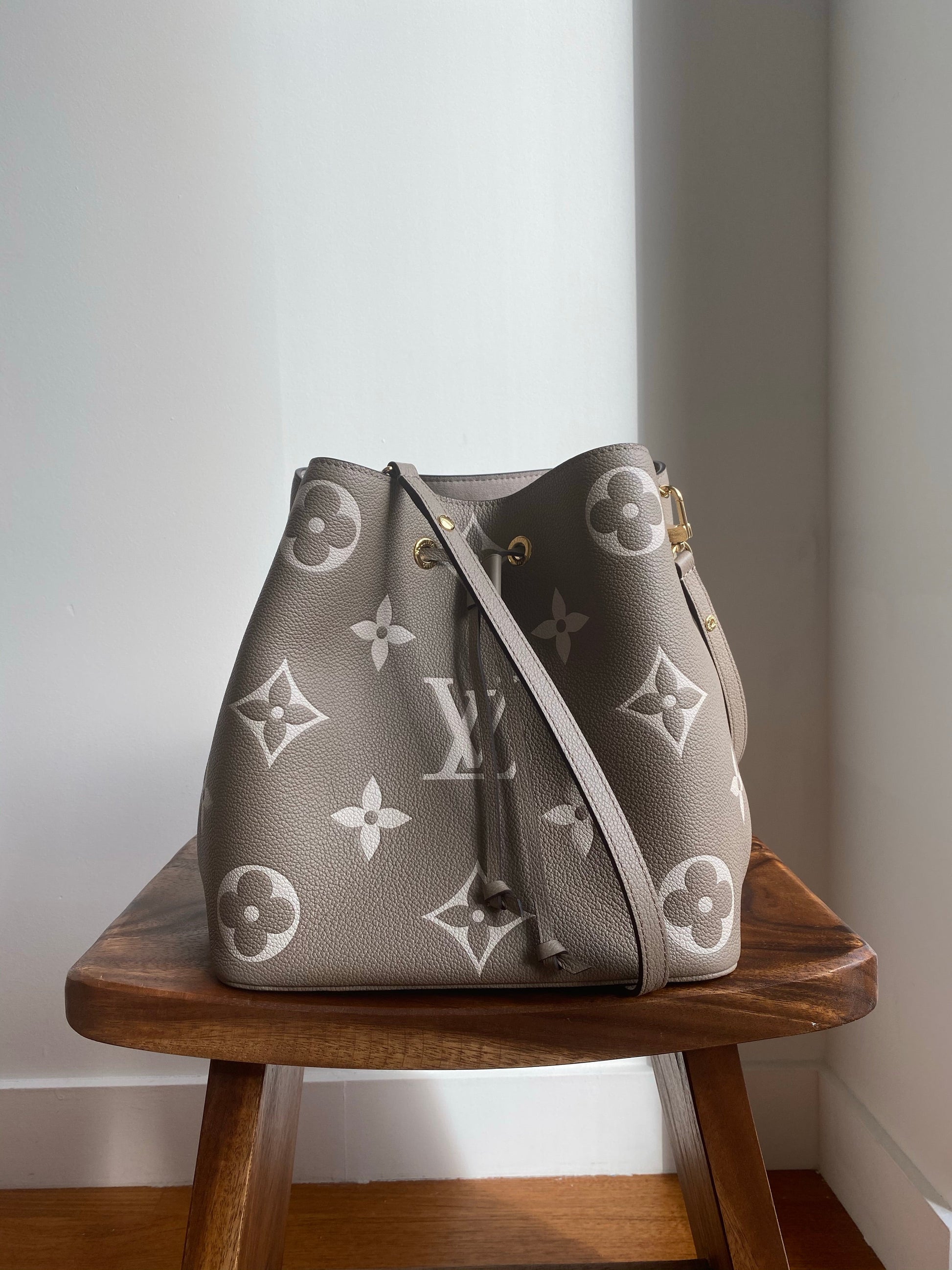 Louis Vuitton Turtledove NeoNoe MM Crossbody