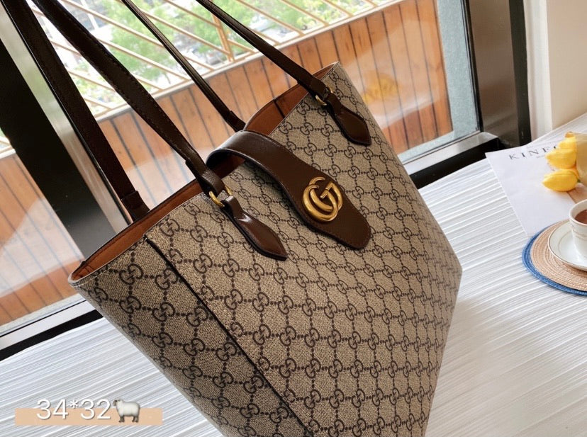 Gucci Woman Shoulder Bag Style 3
