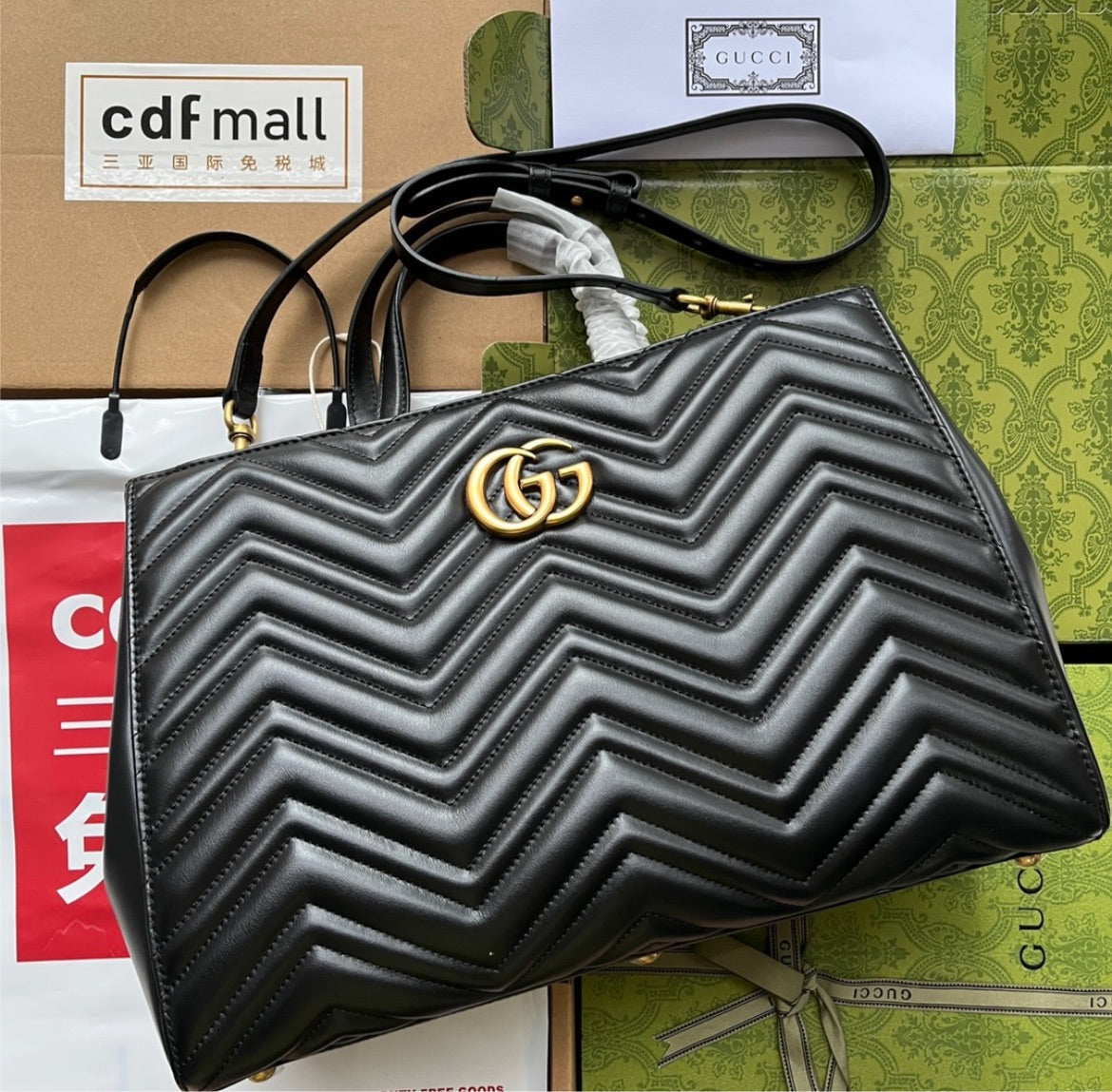 Gucci Woman Shoulder Bag Style 22