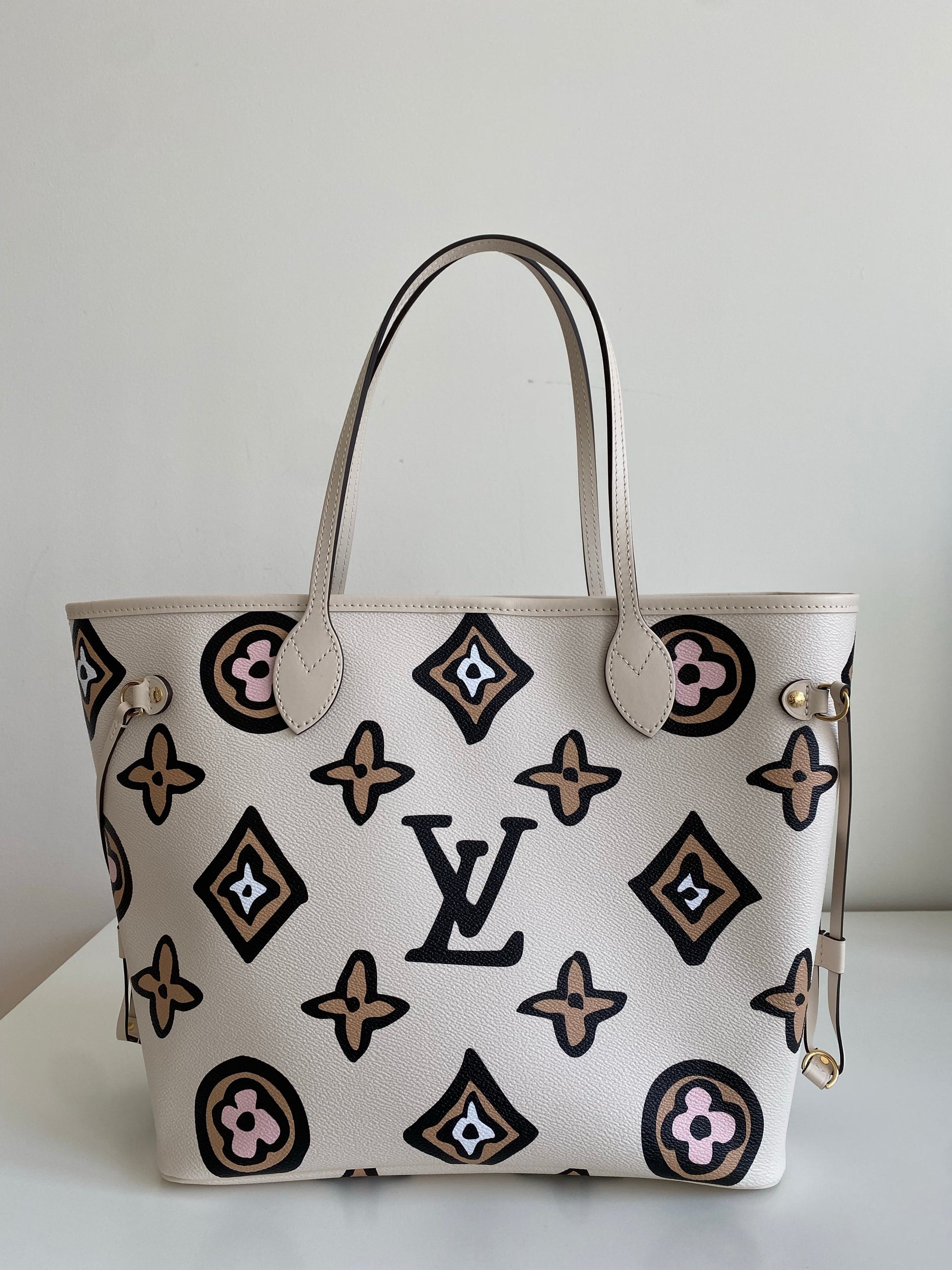 Louis Vuitton Neverfull MM Tote