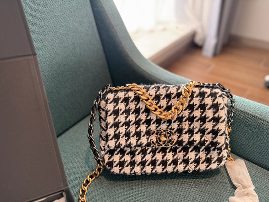 Chanel Shoulder Bag - Lynora Bags