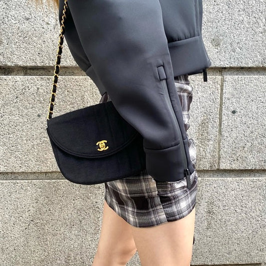 CHANEL 24k gold cloth shoulder bag