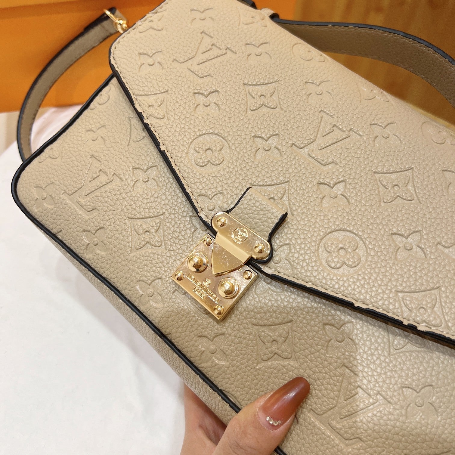Louis vuitton handbag
