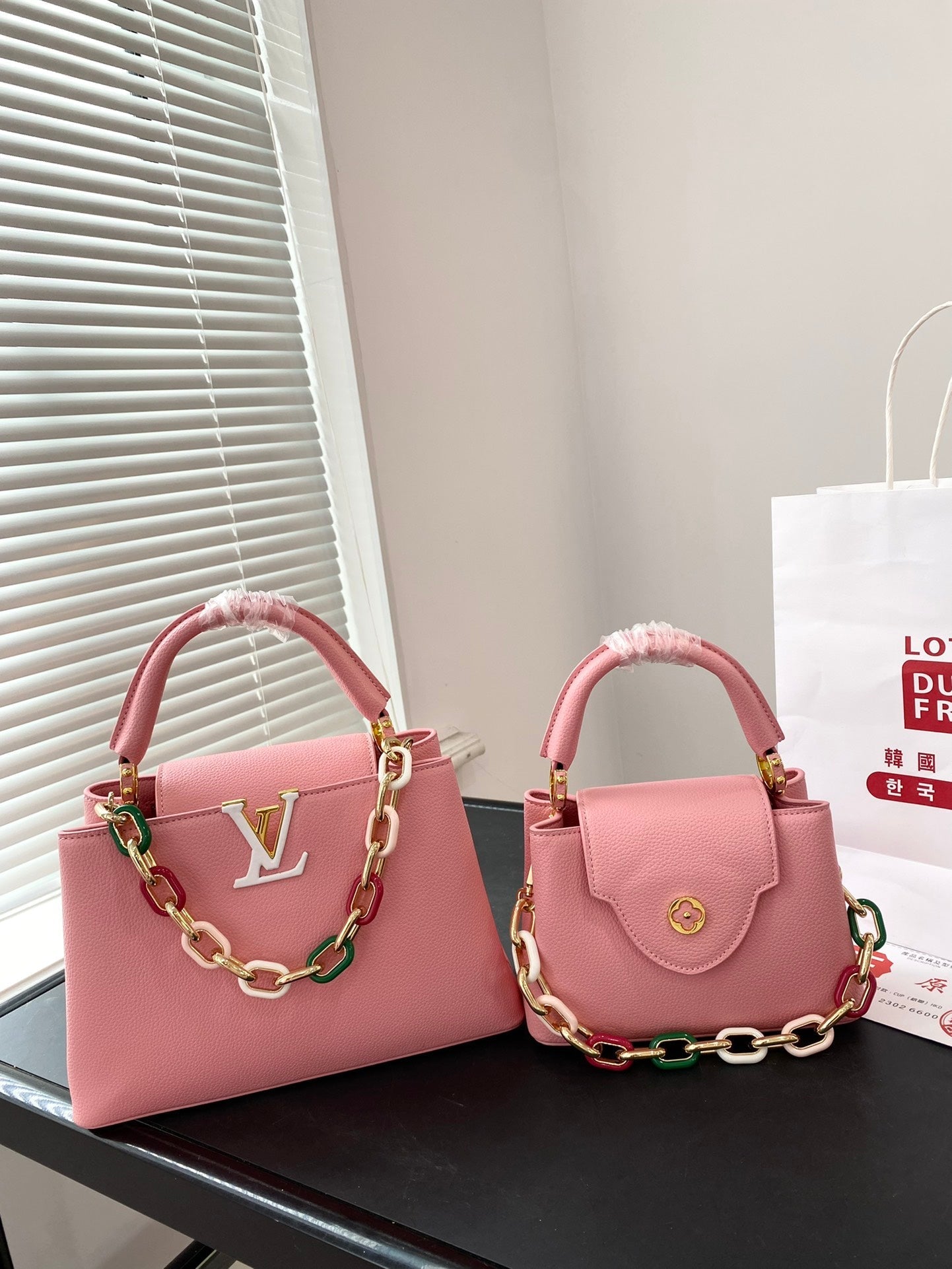 Louis Vuitton Capucines Handbag( 27cm and 20cm)