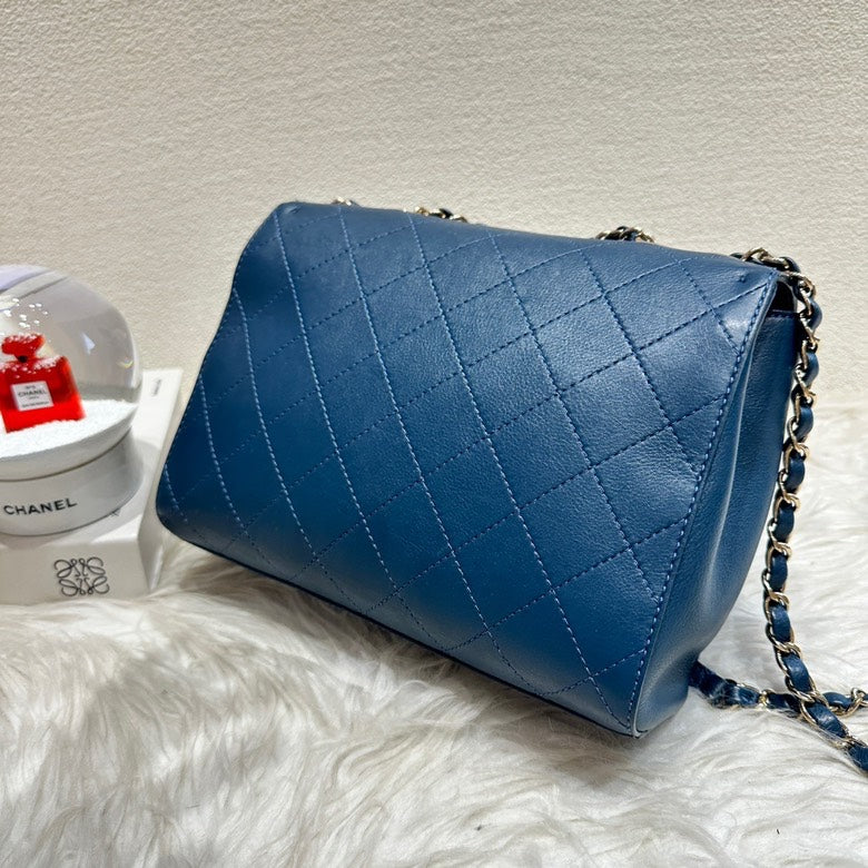 Chanel Saddle Handbag Bag - Lynora Bags