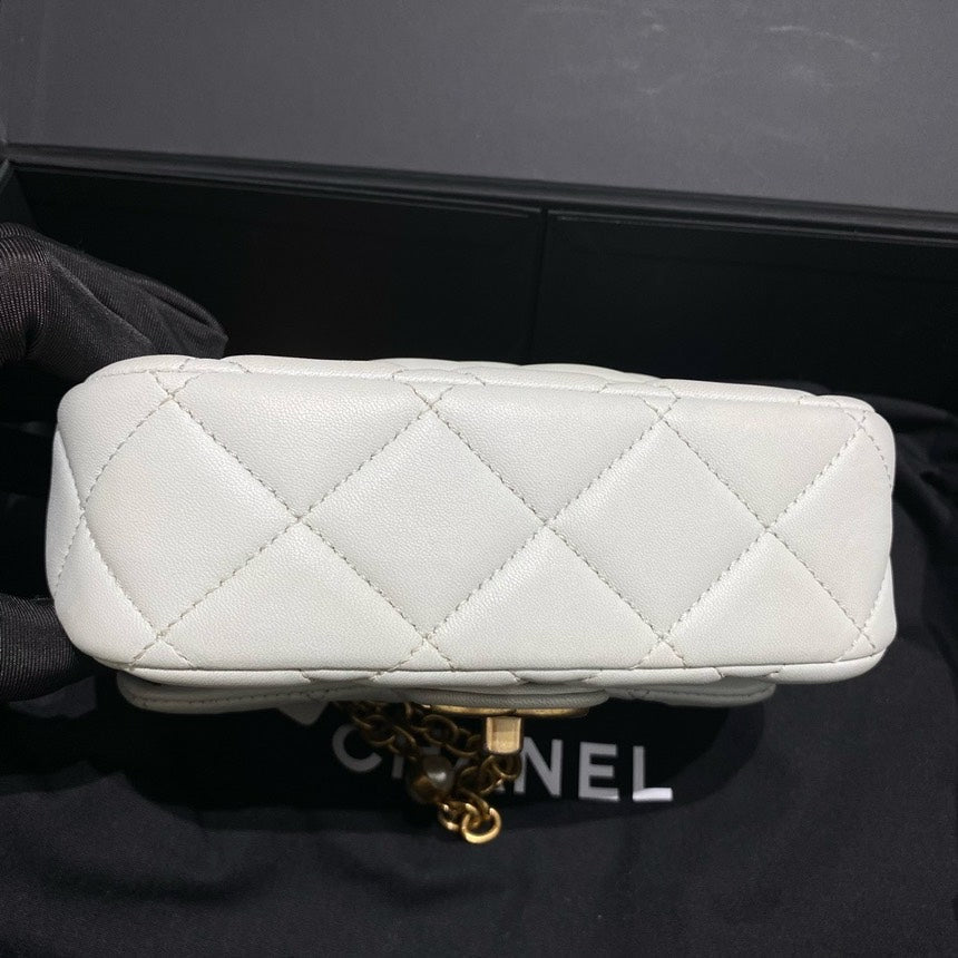 Chanel Bag On Chain