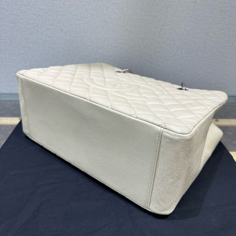 Chanel Tote Bag - Lynora Bags