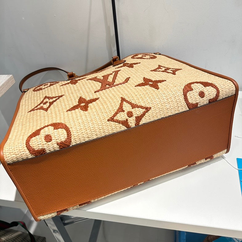 Louis Vuitton On the Go GM Tote in Brown Monogram