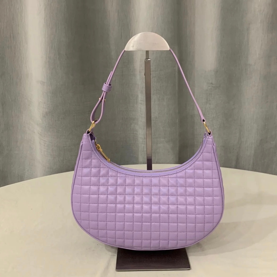 Luxury CELINE Triomphe Ava Hobo Bag Lilac Leather