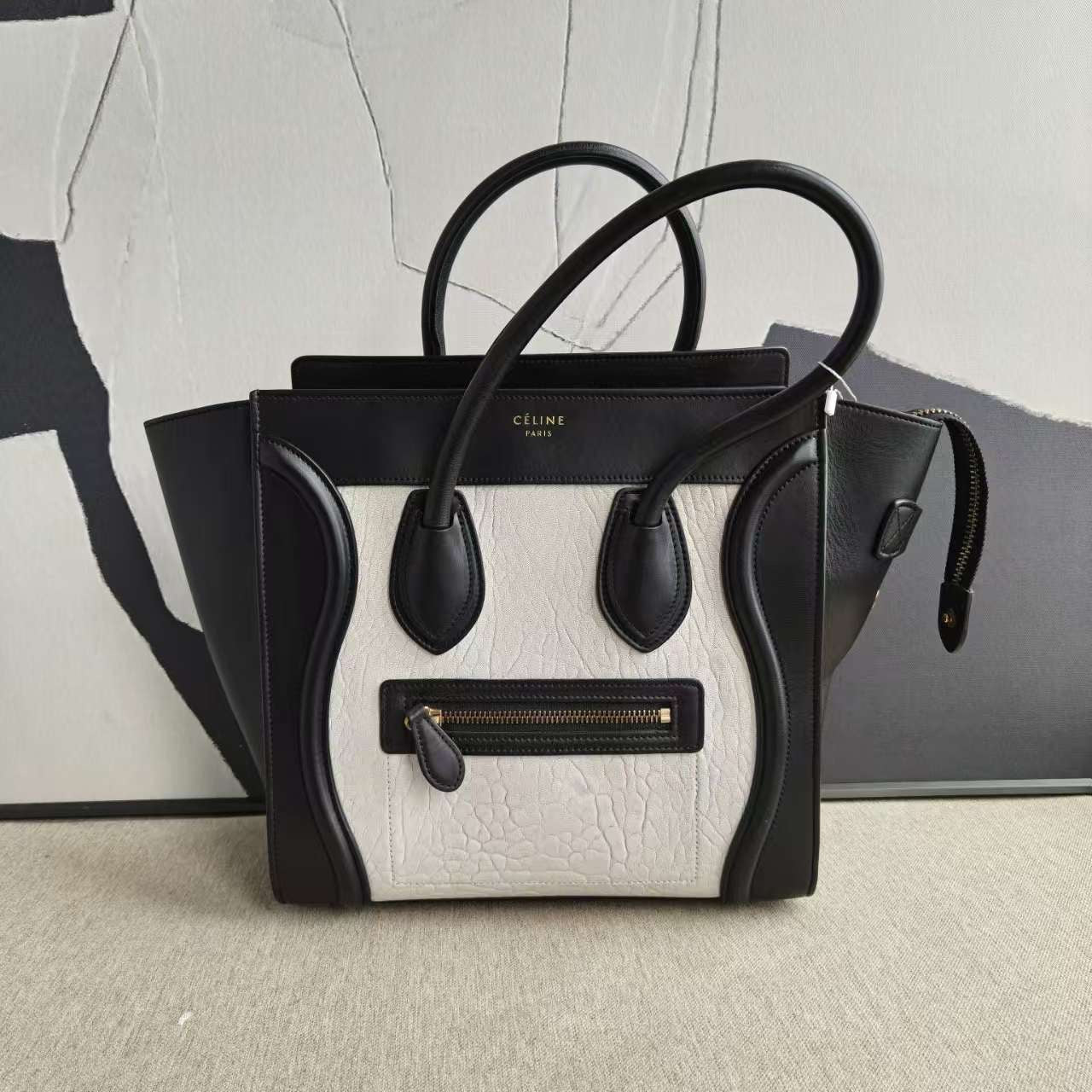 Luxury CELINE Luggage Micro Tote Bag Black Leather