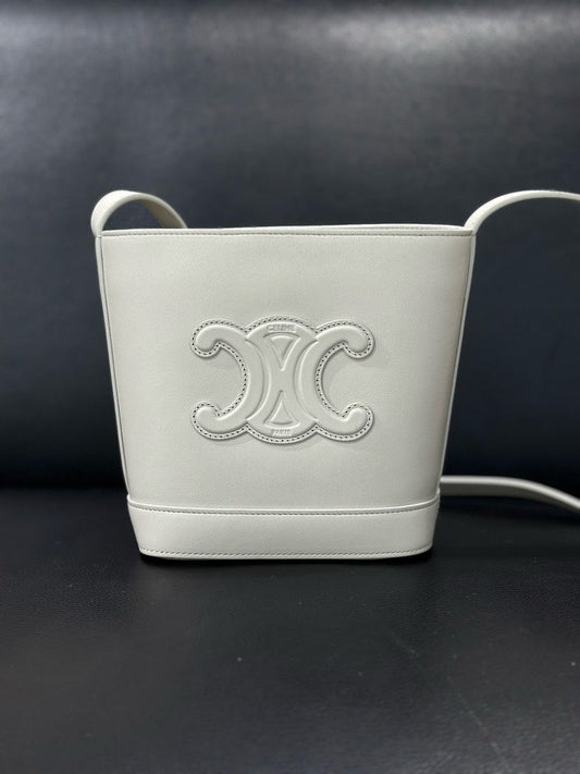 Luxury CELINE Triomphe Bucket Bag White Leather Medium