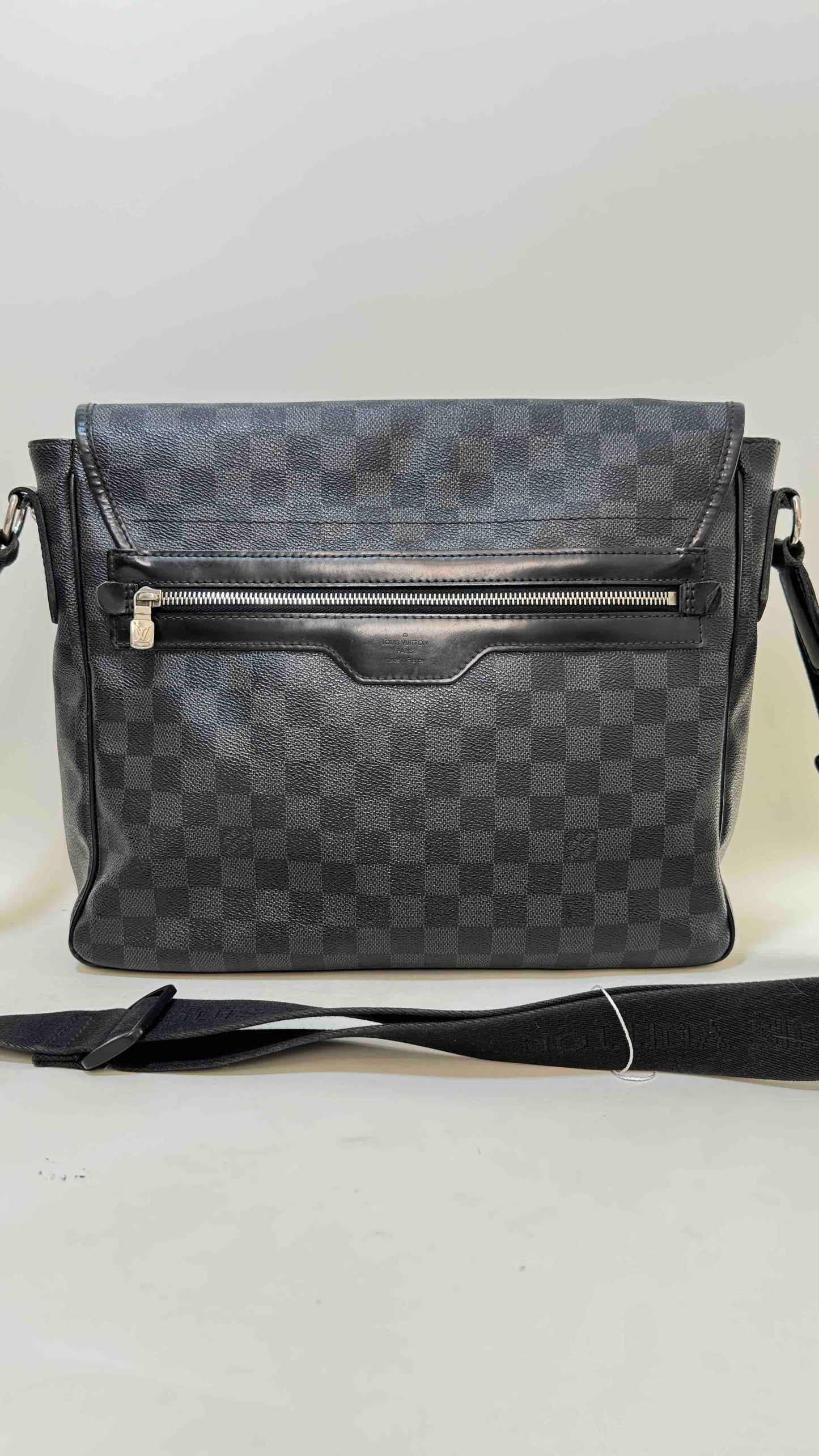 Louis Vuitton Damier Graphite Canvas Crossbody Bag - Black Checkered