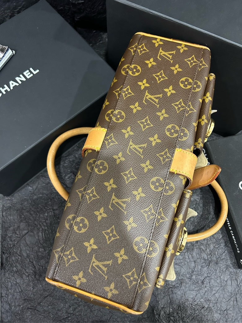 Louis Vuitton Monogram Runway Manhattan Handbag Brown Satchel 39cm×25cm