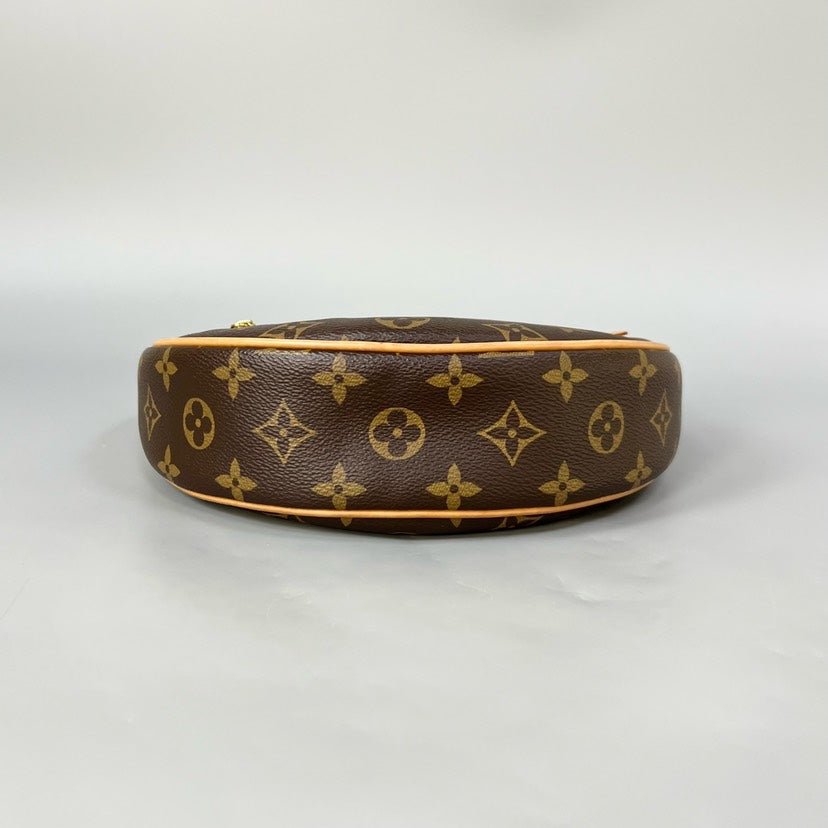 Louis Vuitton Chip loop Bag 23*12cm XJ11550