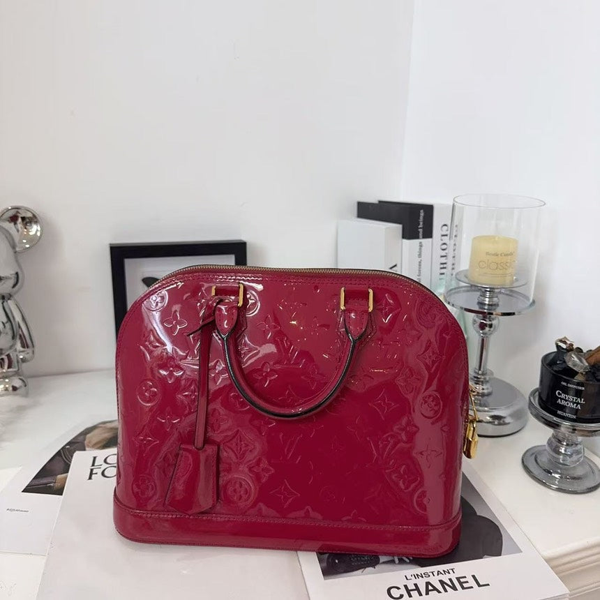 Prwloved Louis Vuitton alma tote bag