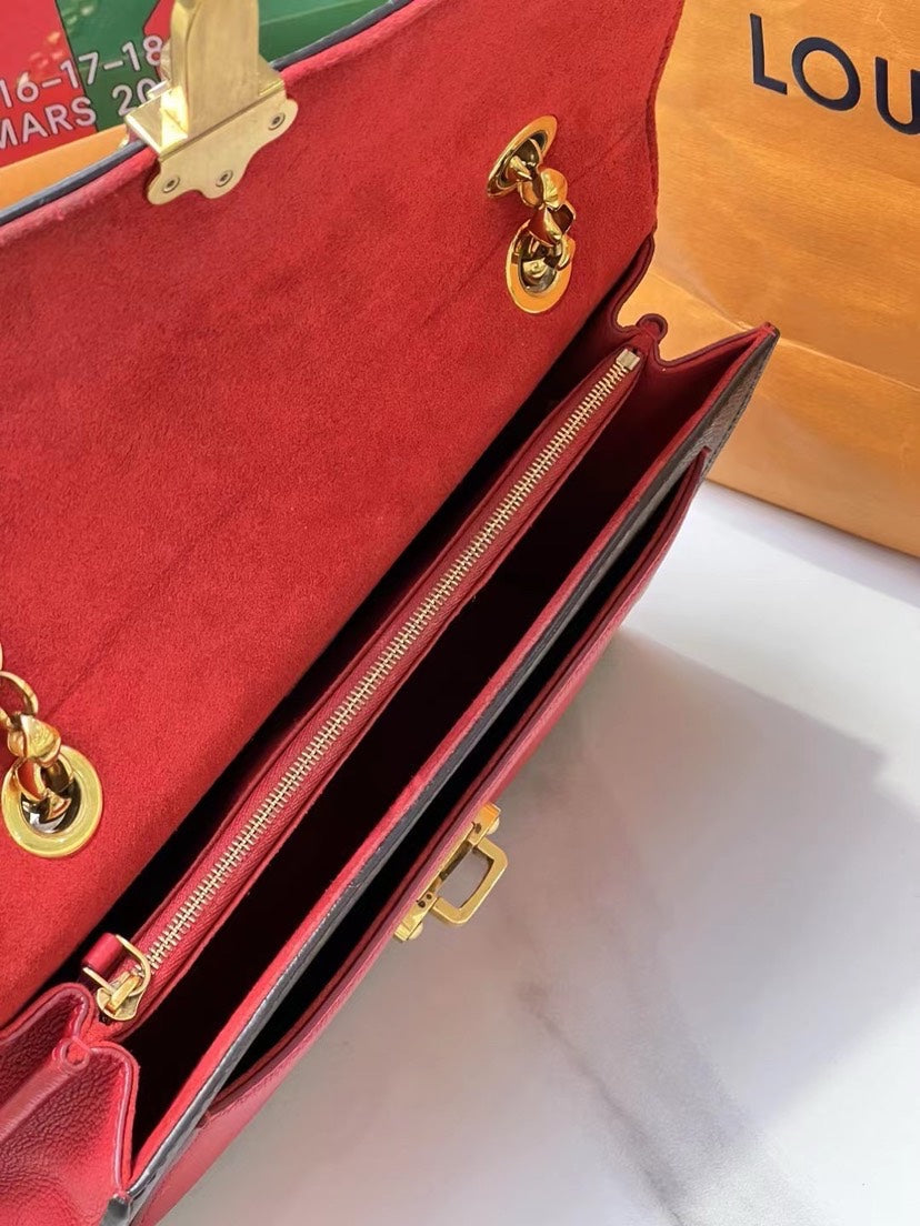 Louis Vuitton VICTOIRE Bag 26*18cm 10411