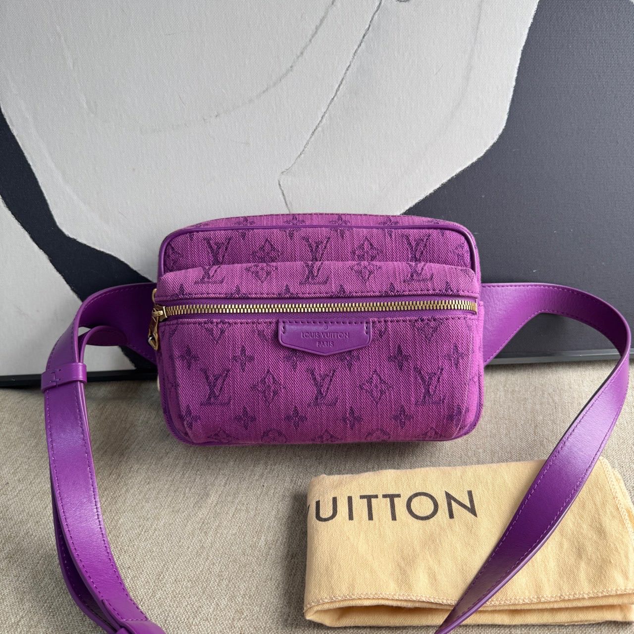 Louis Vuitton outdoor messenger bag 13943275
